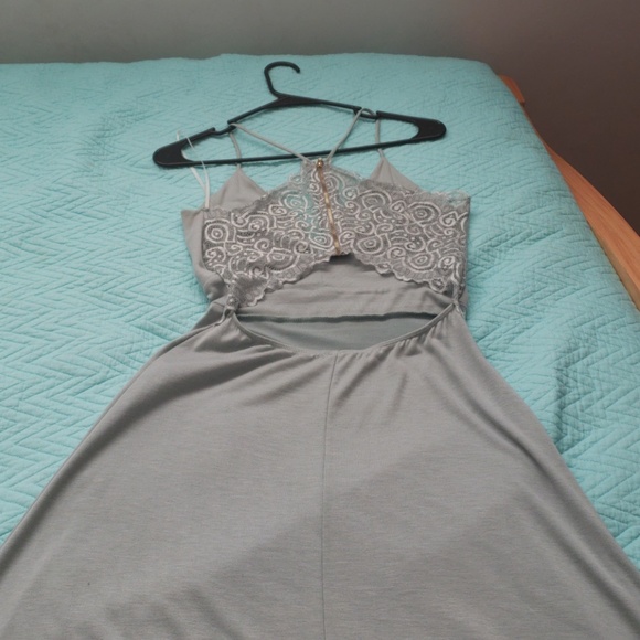 Dress - Picture 2 of 4